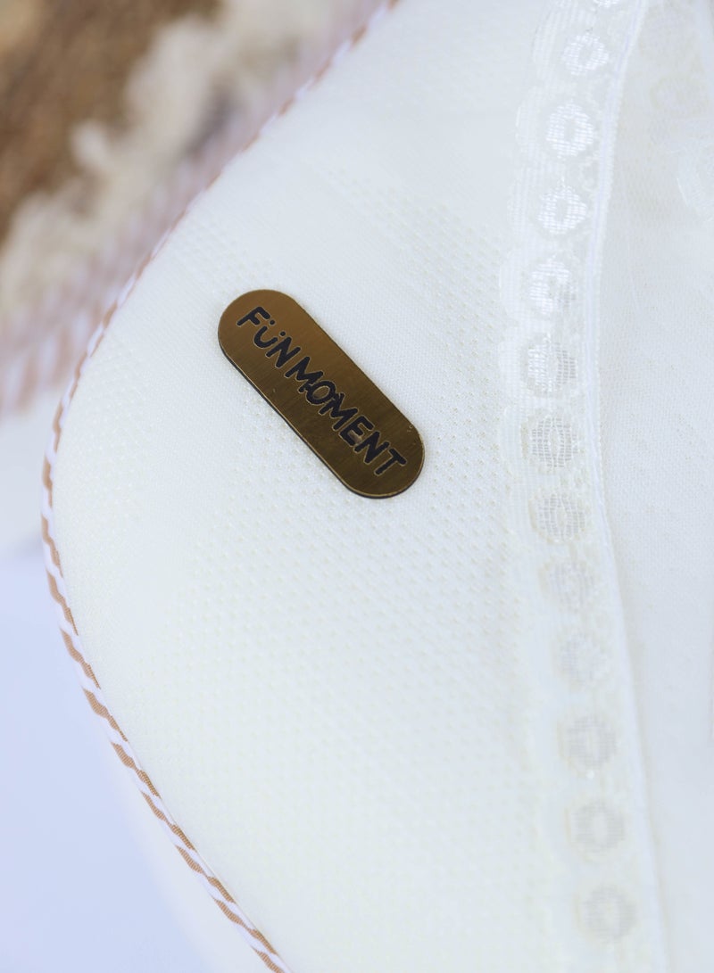 لحظة مرح سرير أطفال محمول مع مقعد مبطن سميك بمواد عالية الجودة قماش مشجر لون ابيض/بني 62×35×18سم - Image 4