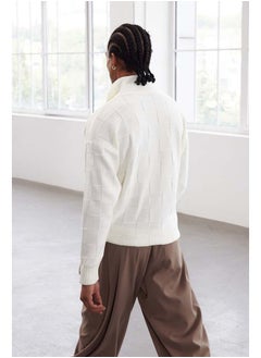 trendyol Limited Edition Ecru FL Men's Regular Shirt Collar Textured Knitwear Cardigan TMNAW25HI00002  - Image 4
