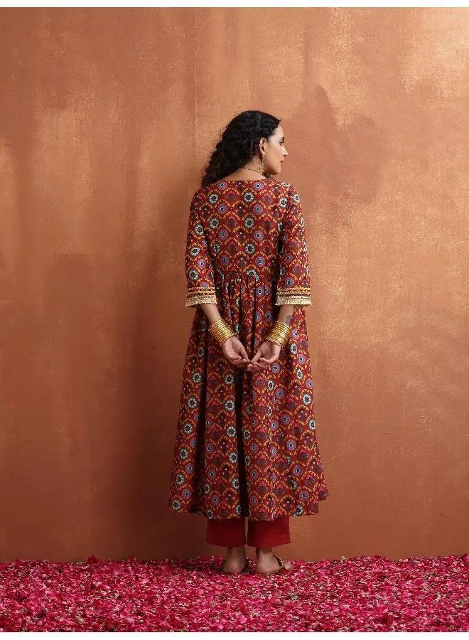 ترو برونز trueBrowns Maroon Flared Anarkali Kurta Set