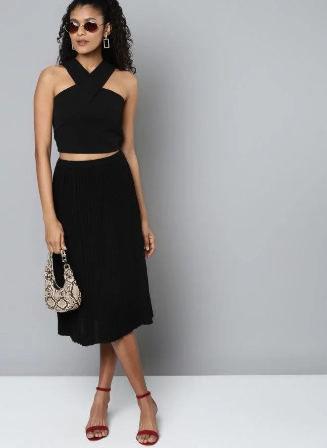 SASSAFRAS Black Halter Neck Fitted Crop Top for Women