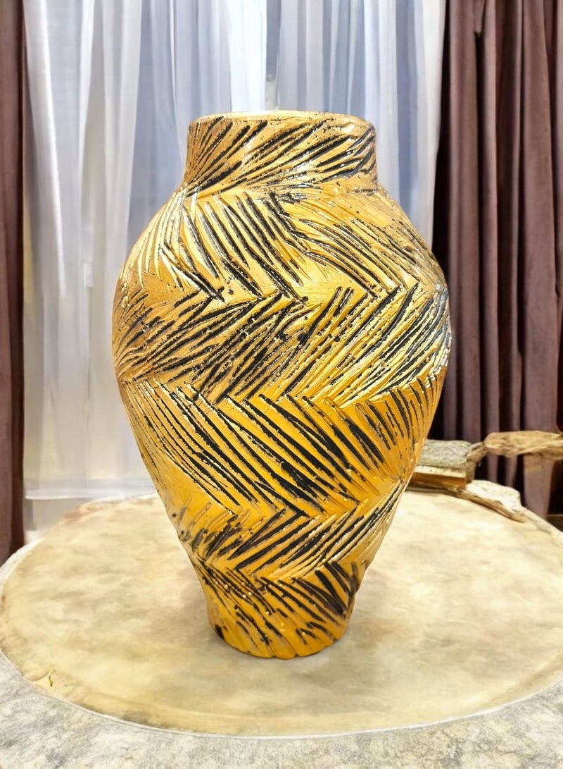 color zone pottery Wonderful vases and ornaments to display flowers and plants in homes and offices - Image 3