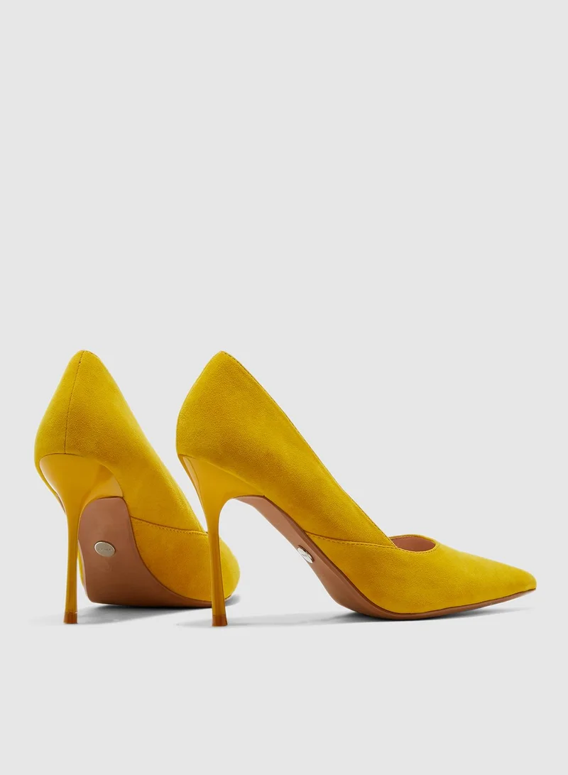 TOPSHOP Gigi Skinny Heel Court Pump - Mustard