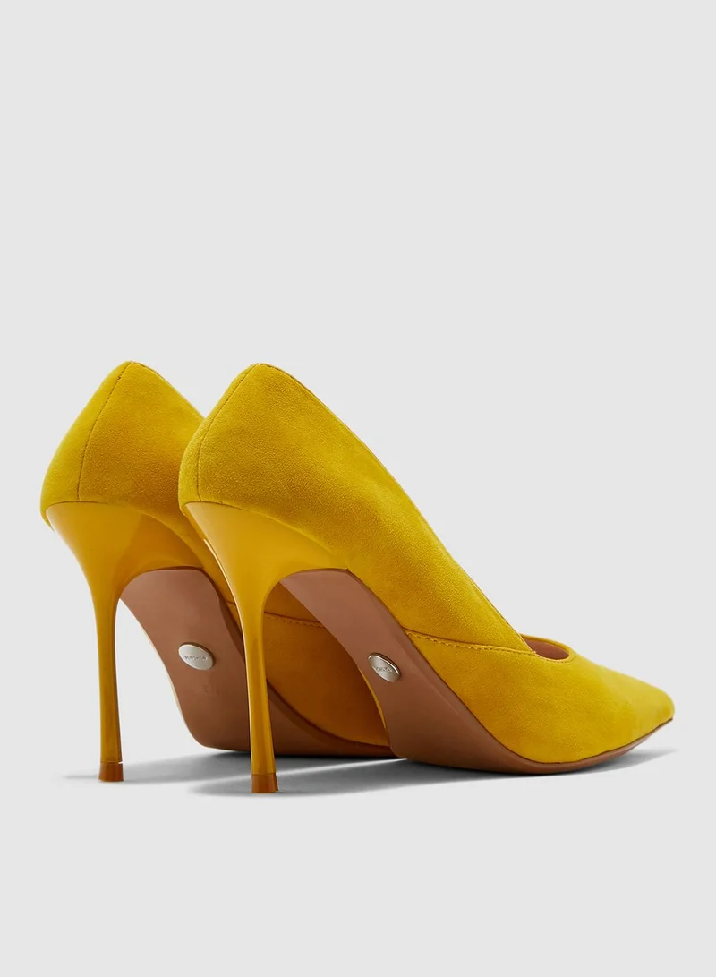 TOPSHOP Gigi Skinny Heel Court Pump - Mustard
