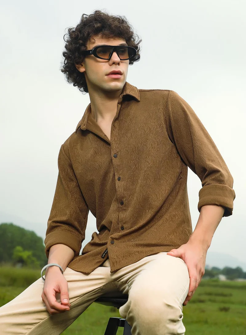 كامبوس سوترا قميص رجالي بني مجعد