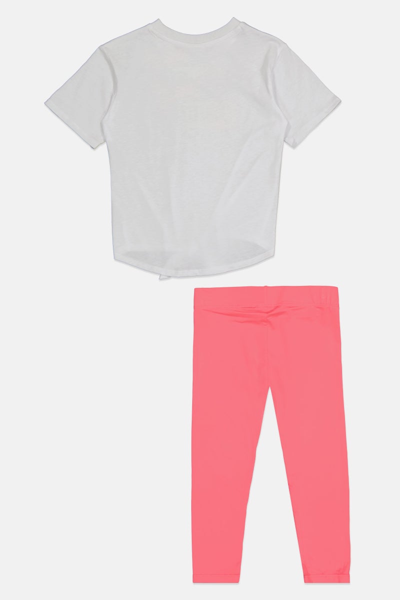 PUMA طقم بنات أطفال مكون من 2 قطعة بشعار العلامة التجارية، تي شيرت بأكمام قصيرة وسروال ليغينغز، متعدد الألوان - Image 3