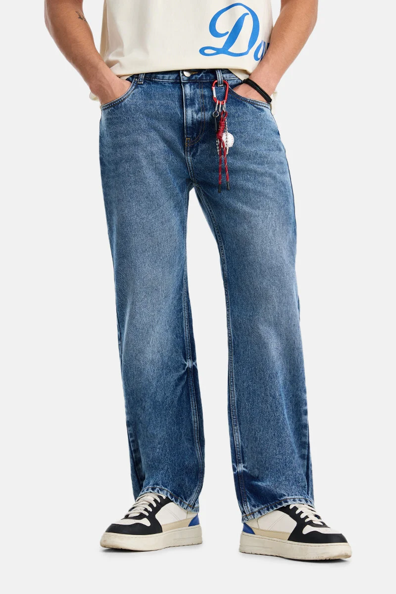 SNITCH Blue Solid Straight Fit Casual Jeans
