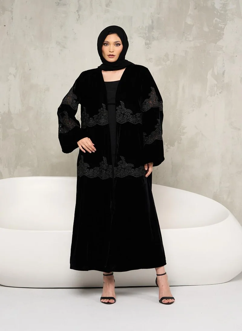 كوتور لابس Black Velvet Abaya with Lace Detailing and Sheila