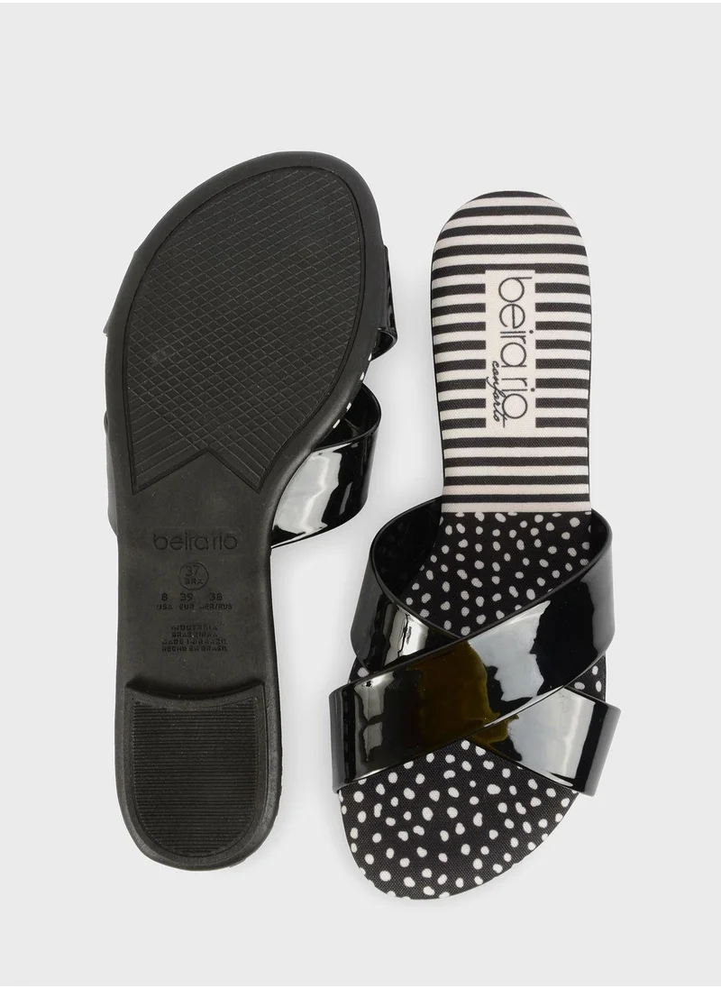 بيرا ريو Cross Strap Flat Sandals