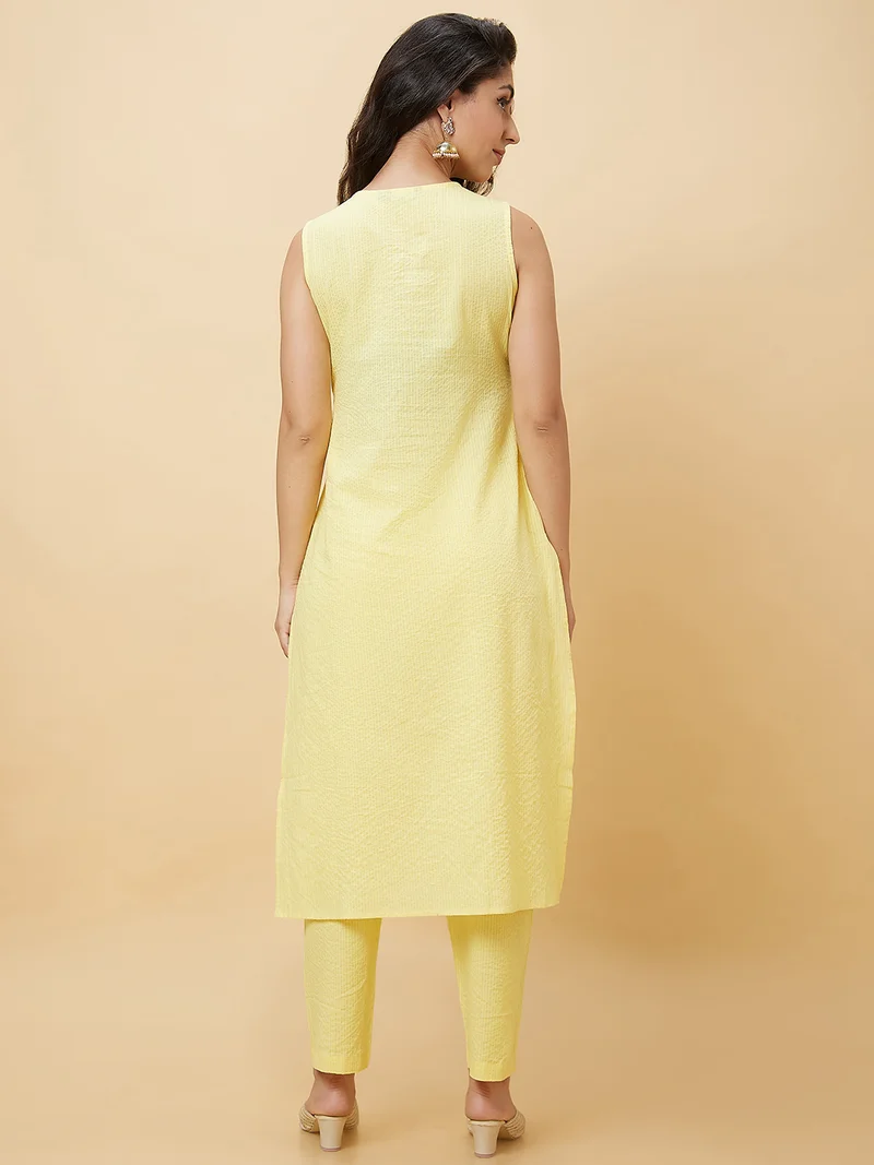 globus Women Embroidered V-Neck Sleeveless Regular Thread Work Pure Cotton Kurta With Trousers