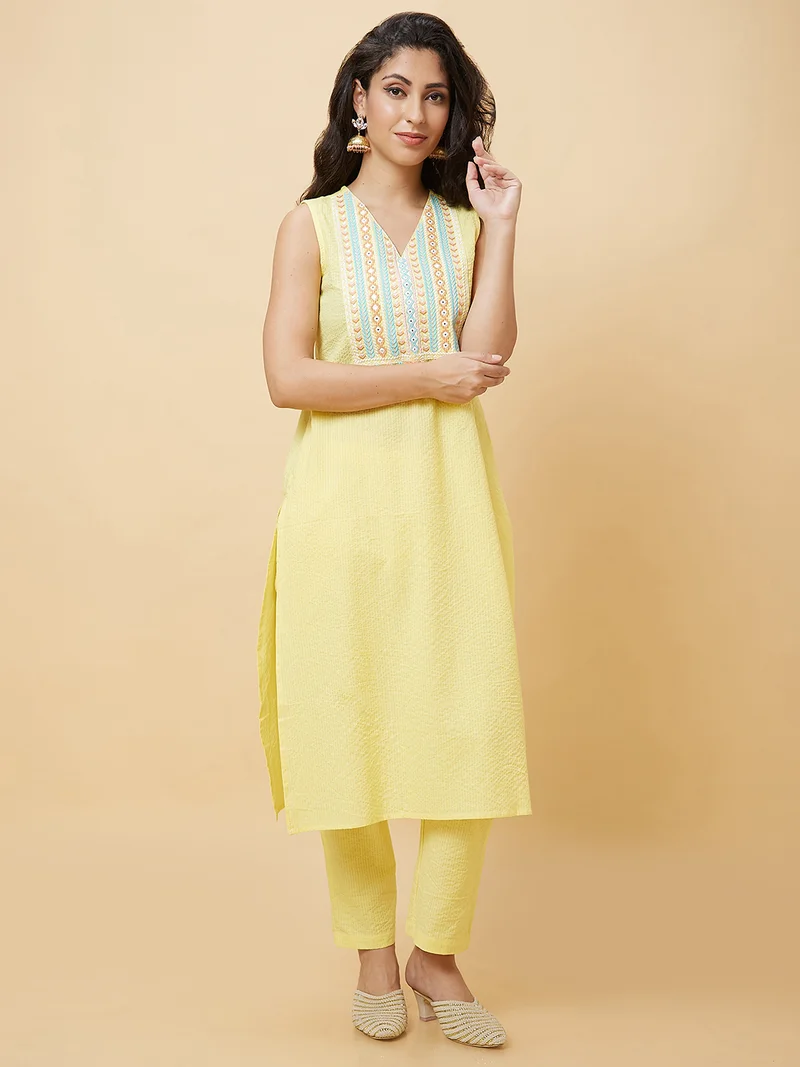 globus Women Embroidered V-Neck Sleeveless Regular Thread Work Pure Cotton Kurta With Trousers