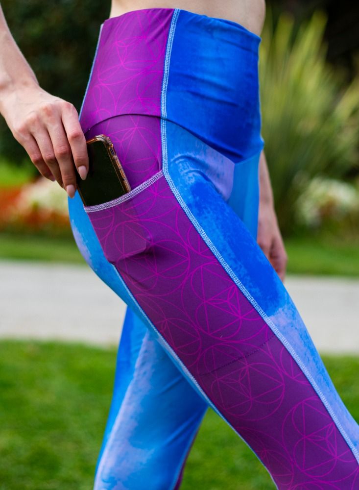 بيج ديزاين طماق مع جيوب مطبوعة تصميم مختلف المقاسات - Image 4