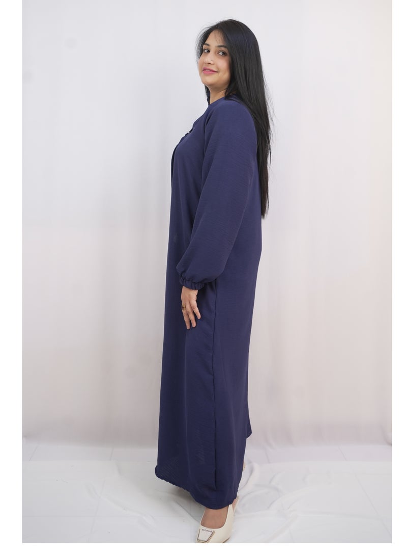 Al Batool Arabian Open Abaya of Stylish Cey Fabric with One-Button Closure - Image 2
