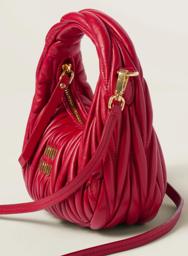 مياو مياو حقيبة هوبو من جلد النابا من MIU Wander Matelassé، حقيبة توت نسائية، حقيبة كروس نسائية، حقيبة يد نسائية، حقيبة كتف نسائية، حقيبة سفر نسائية، أحمر - Image 5