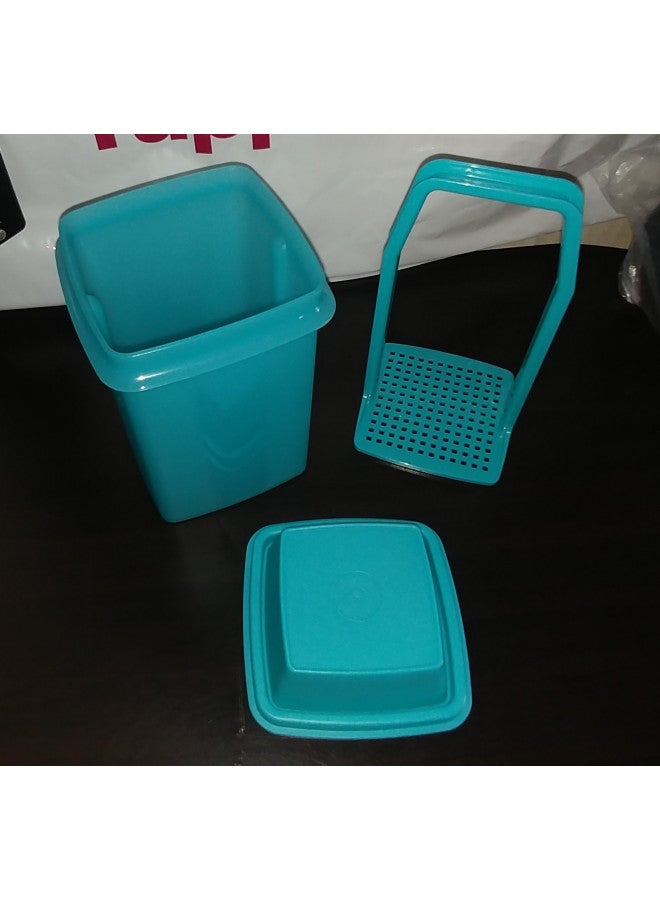 Tupperware Pick a Deli Pickle Olive Keeper Aqua 4 Cup