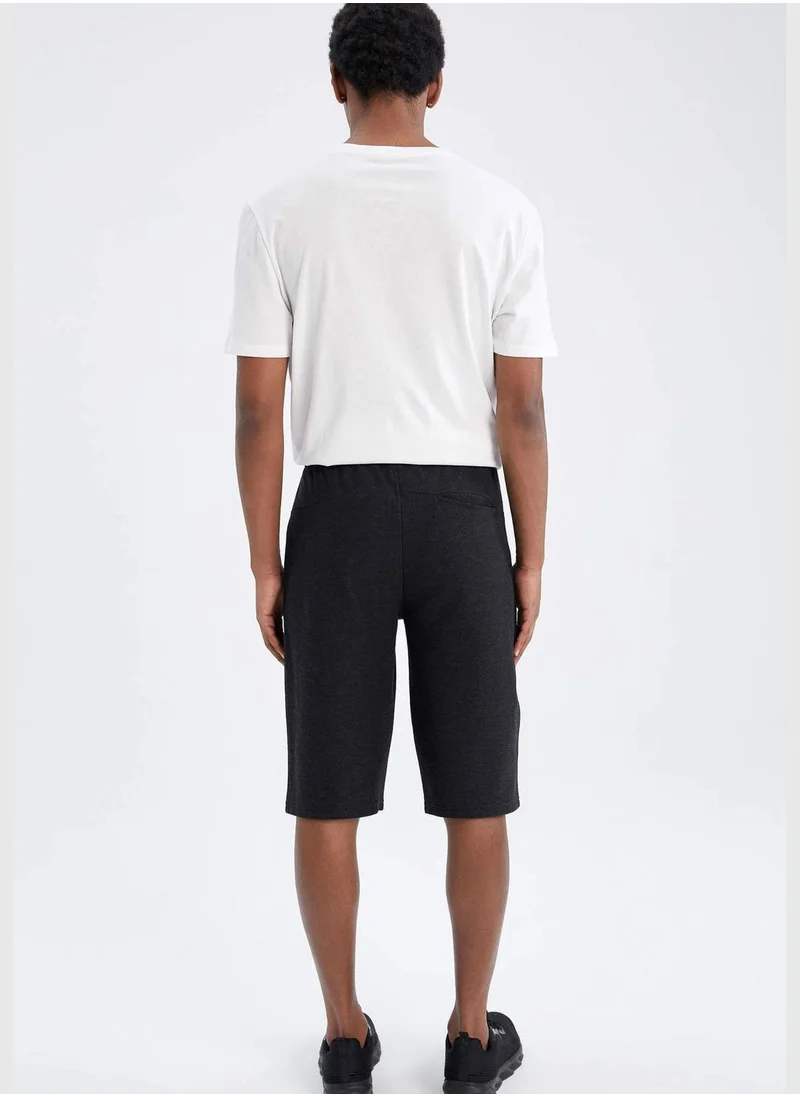 ديفاكتو Regular Fit Basic Bermuda Shorts