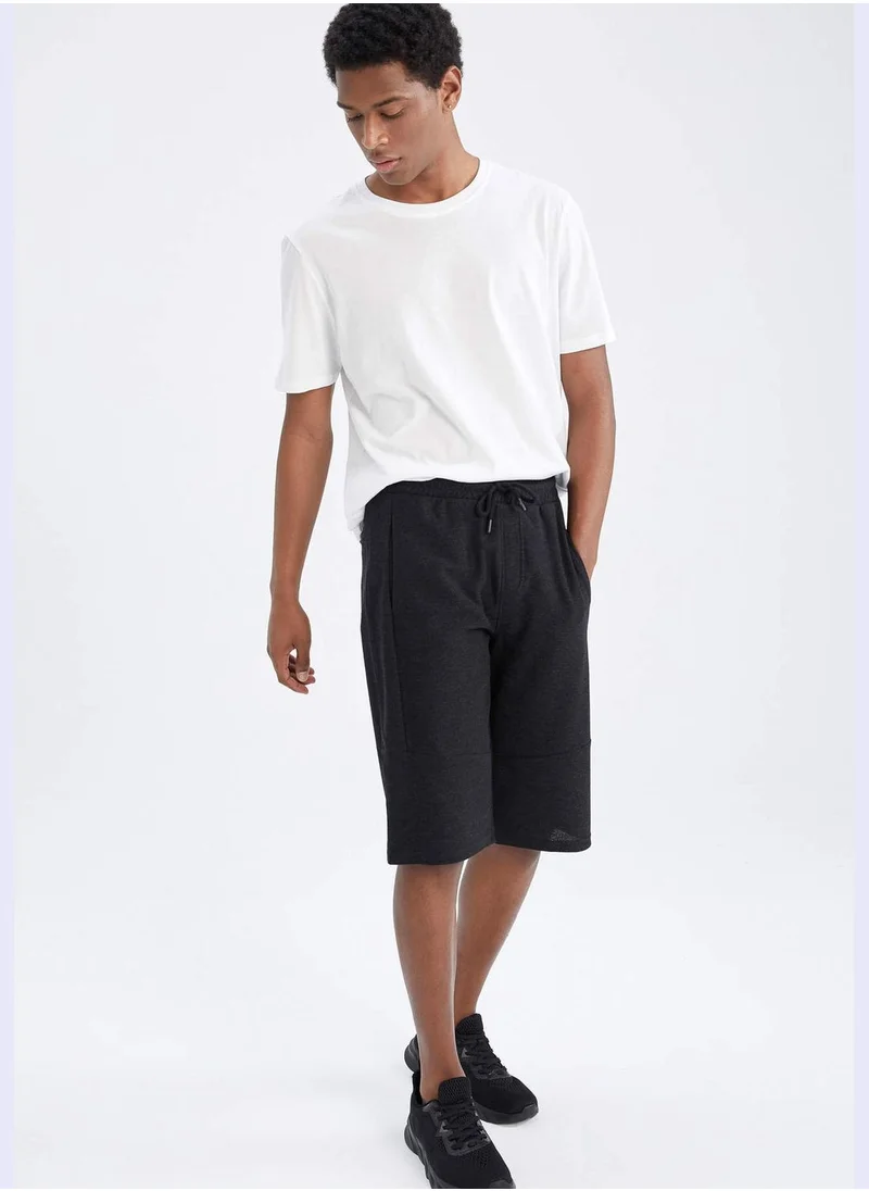 ديفاكتو Regular Fit Basic Bermuda Shorts