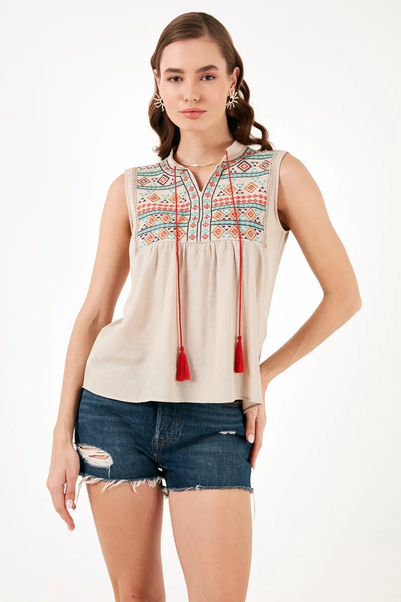Lela Cotton Regular Fit Embroidered Blouse Women's Blouse 611BZ0249