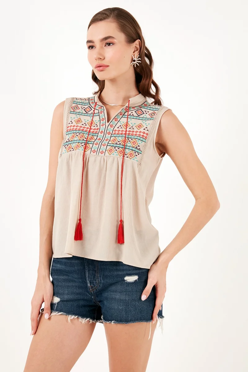 Lela Cotton Regular Fit Embroidered Blouse Women's Blouse 611BZ0249