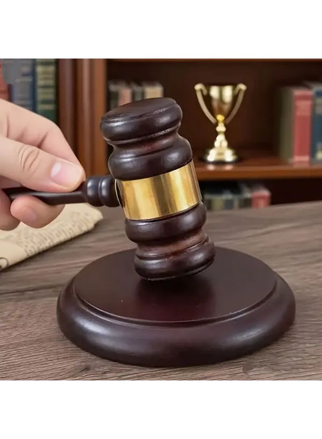 طقم مطرقة القاضي الفاخر مع قاعدة لتزيين قاعة المزاد - Image 1