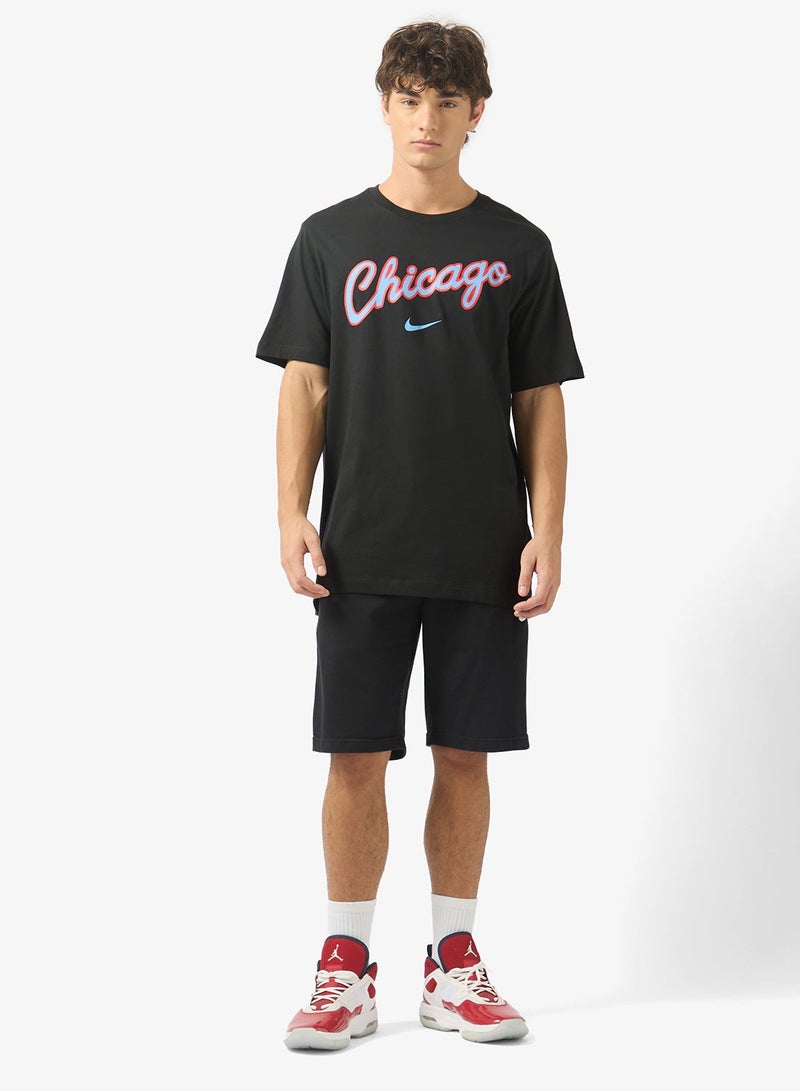 Nike Nba Chicago Bulls Courtside Logo Short Sleeve T-Shirt - Image 4