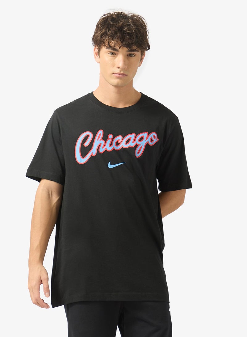 Nike Nba Chicago Bulls Courtside Logo Short Sleeve T-Shirt - Image 1