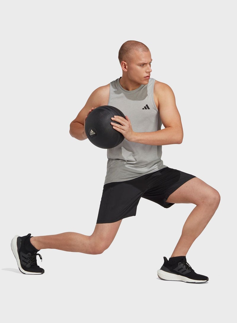 Train Essential Woven Training Shorts