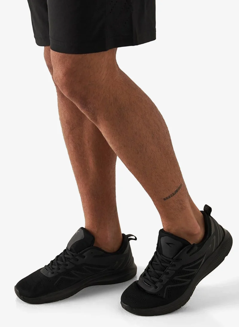 داش شوز رياضي رجالي برباط بنقوش بارزة