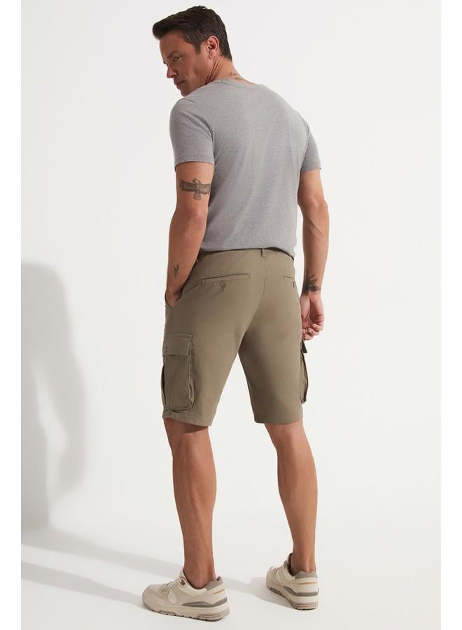 جون شورت رجالي كاكي بجيب كارغو - Image 4