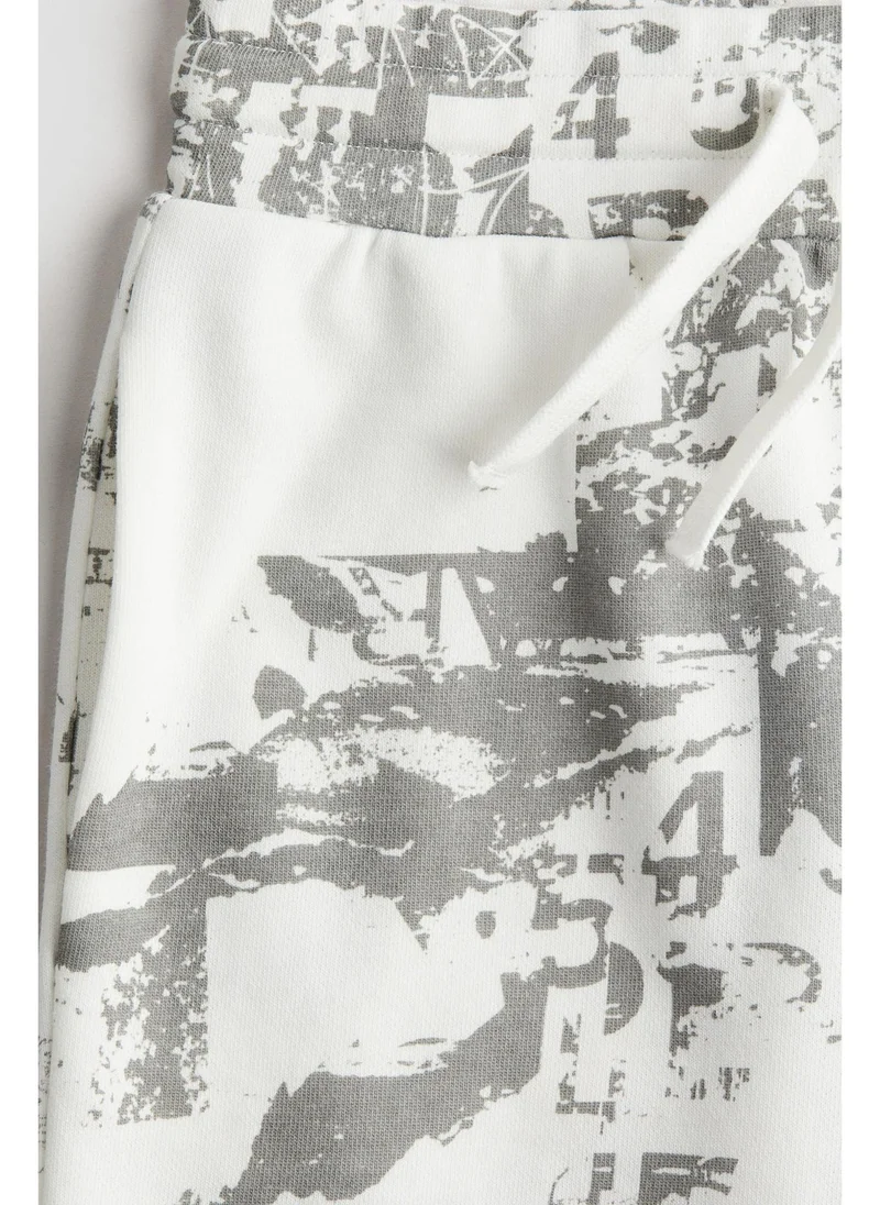 اتش اند ام Printed sweatshorts