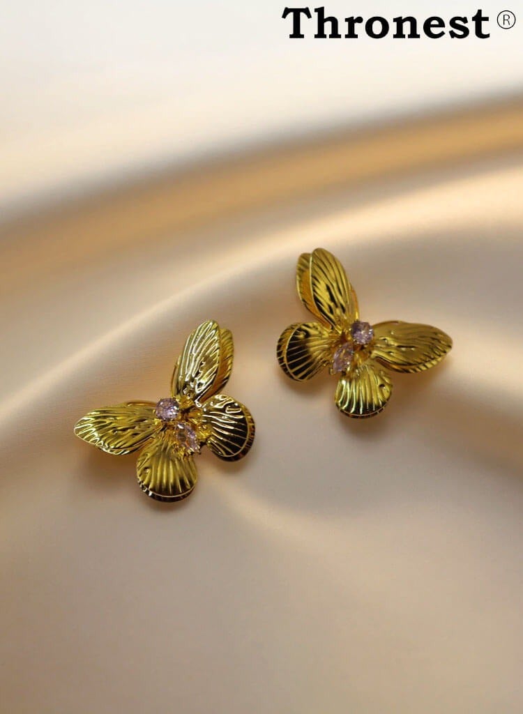 عرش أقراط ذهبية فاخرة للنساء ， أقراط فراشة ذهبية عيار 18 قيراط، مجوهرات خفيفة الوزن لا تسبب الحساسية للارتداء اليومي والحفلات والزفاف، هدية للمرأة - Image 2