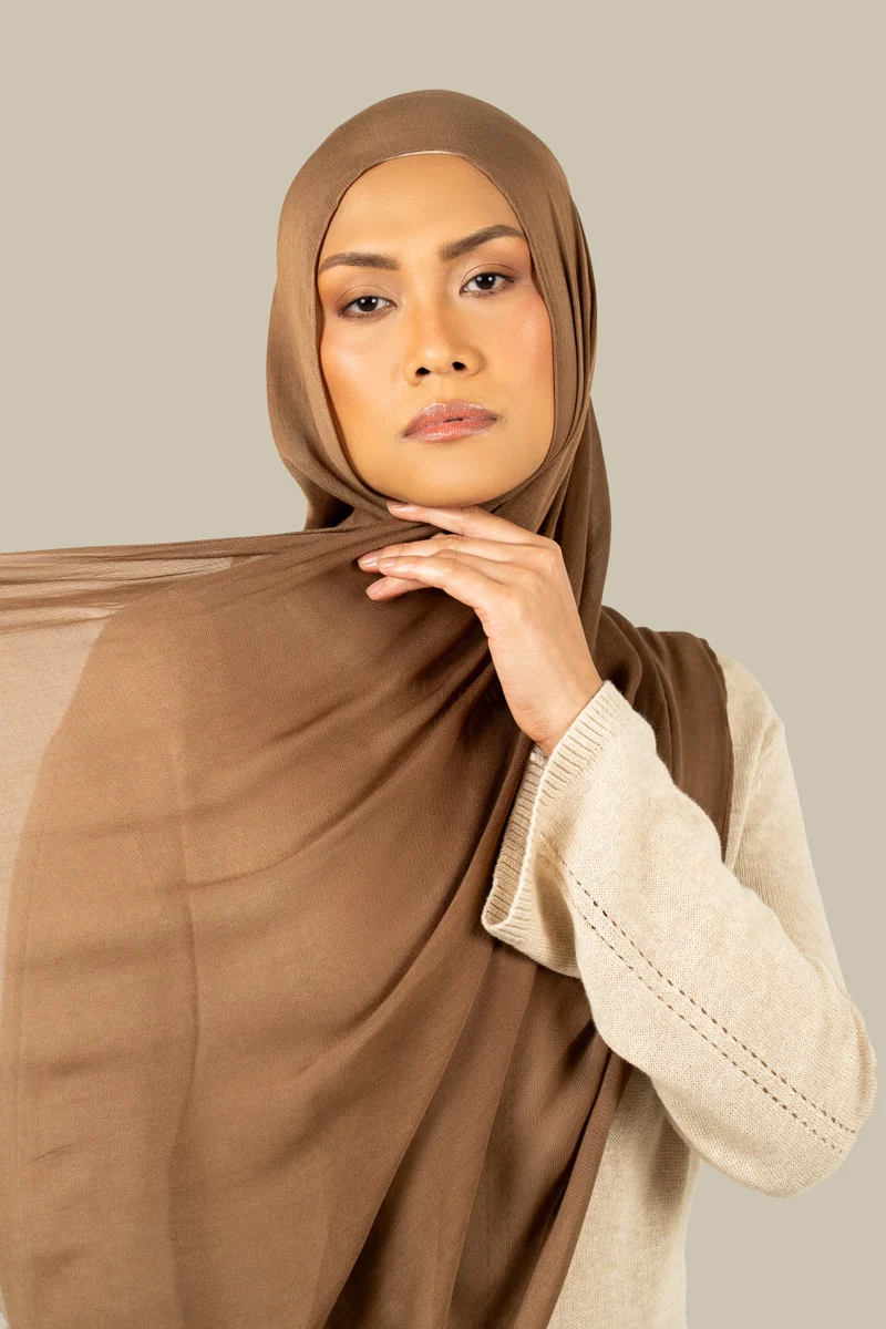 سيلكروز حجاب بنسيج الجوز الضيق