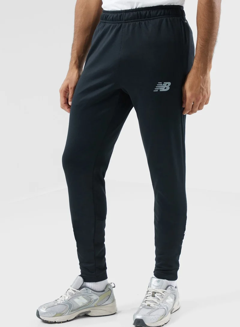 نيو بالانس Essential Pants