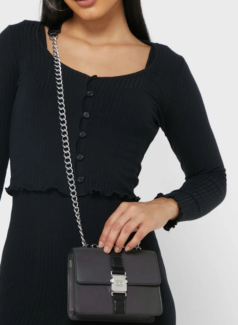 TOMMY JEANS Link Chain Crossbody Bag