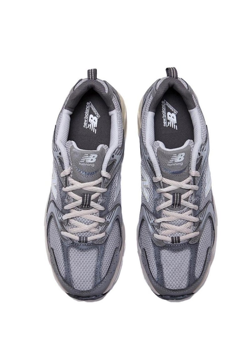 New Balance حذاء رياضي كاجوال 530 رمادي/فضي  - Image 3