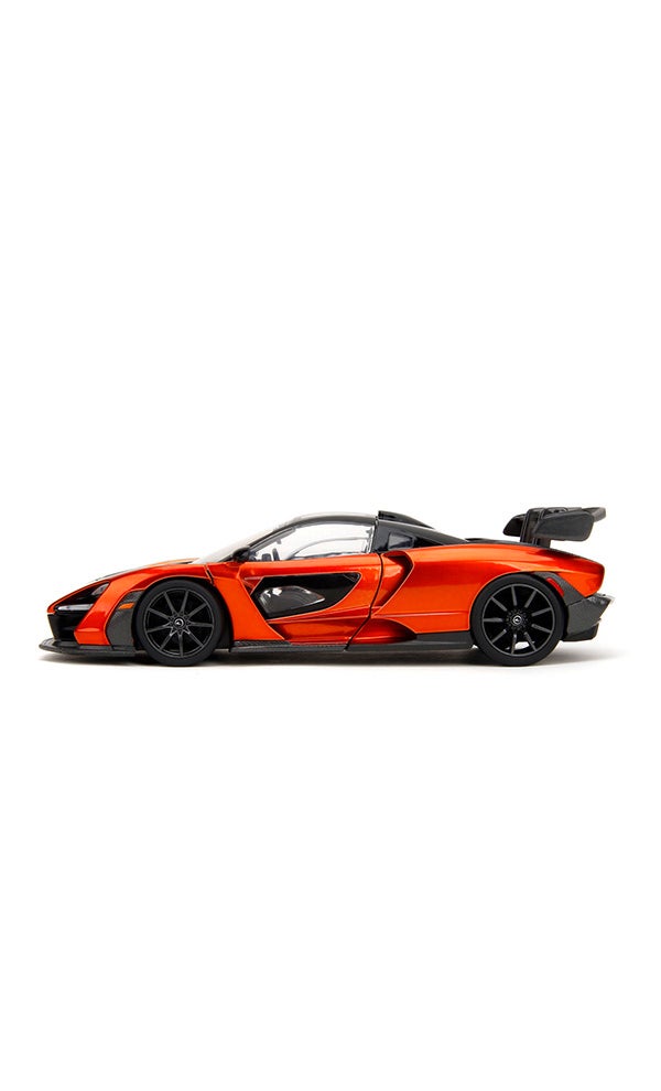 JADA Pink Slips 1:24 - McLaren Senna New, Die-Cast Car with Base, Toys for Kids and Adults - Image 5