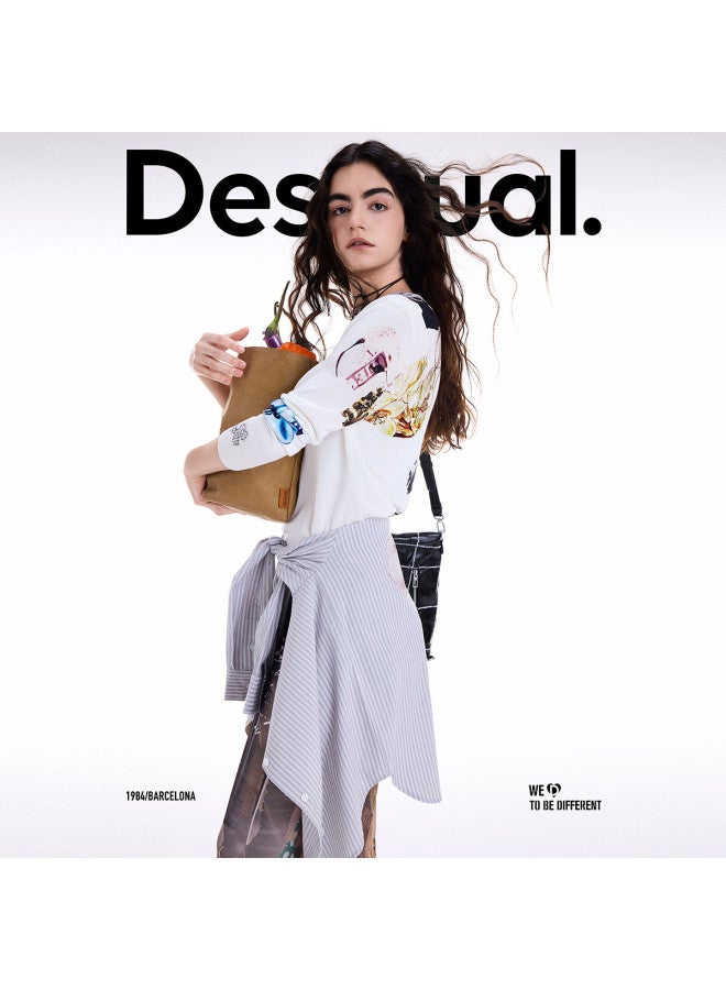 DESIGUAL سويت شيرت محبوك للنساء بطبعة صحف زهرية، ياقة دائرية وأكمام طويلة، مجموعة خريف/شتاء 2025 - Image 5