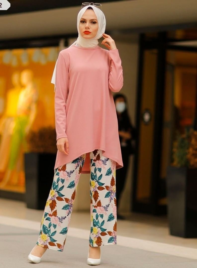 Loquat Women's Fashion Printed Set  - Image 2