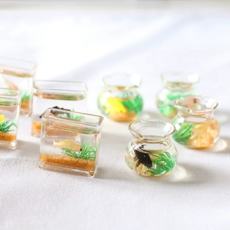 Miniature Aquarium: 1/6 & 1/12 Scale Handcrafted Glass Koi Fish Tank - High-Quality Durable Dollhouse Accessory for Dollhouse Interior Decor - Image 2