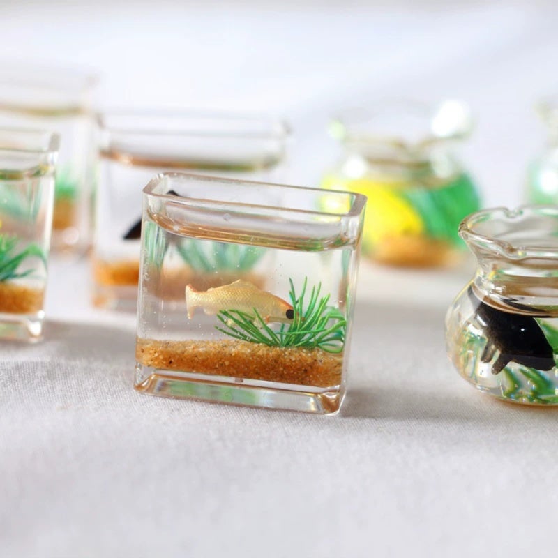 Miniature Aquarium: 1/6 & 1/12 Scale Handcrafted Glass Koi Fish Tank - High-Quality Durable Dollhouse Accessory for Dollhouse Interior Decor - Image 3