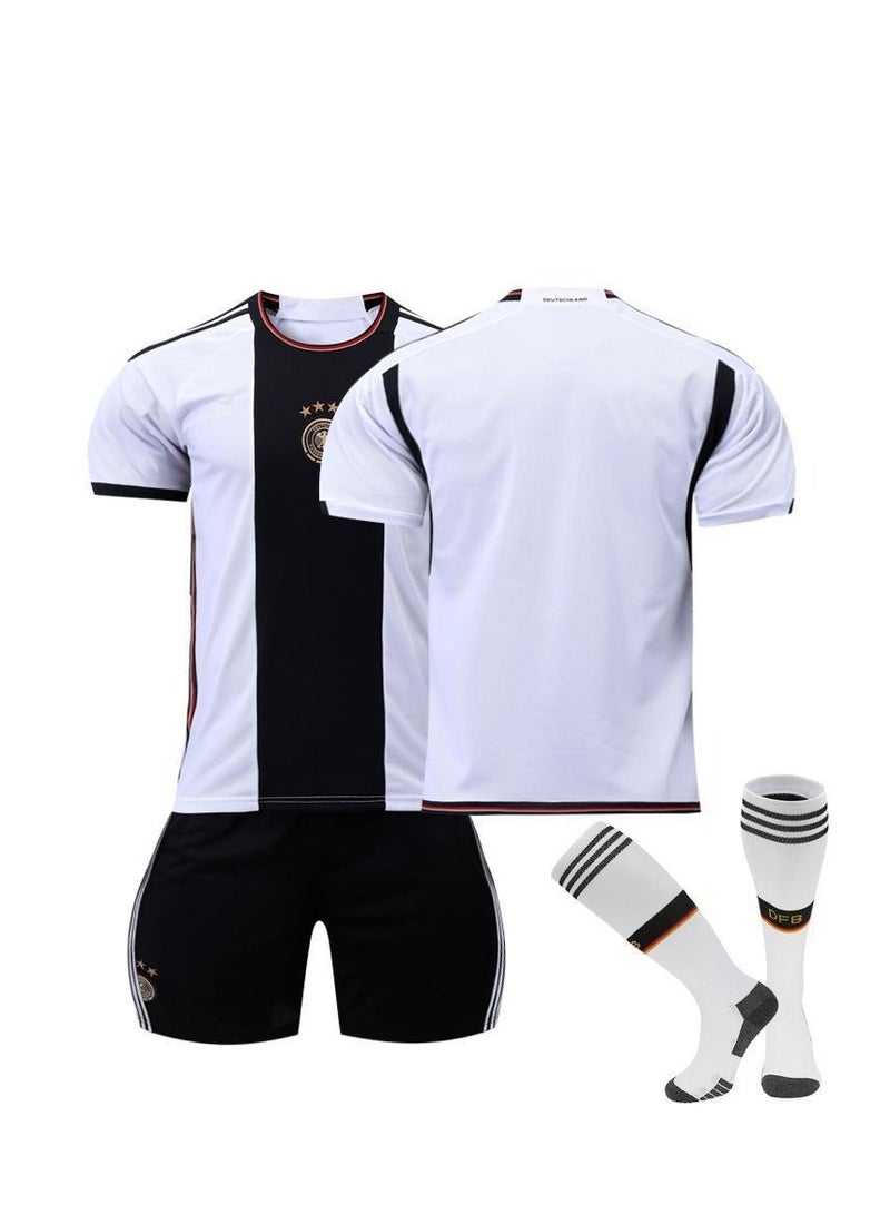 Taiahiro The new breathable sweat-proof football jersey is a sports equipment designed for football lovers and sports people. - Image 1