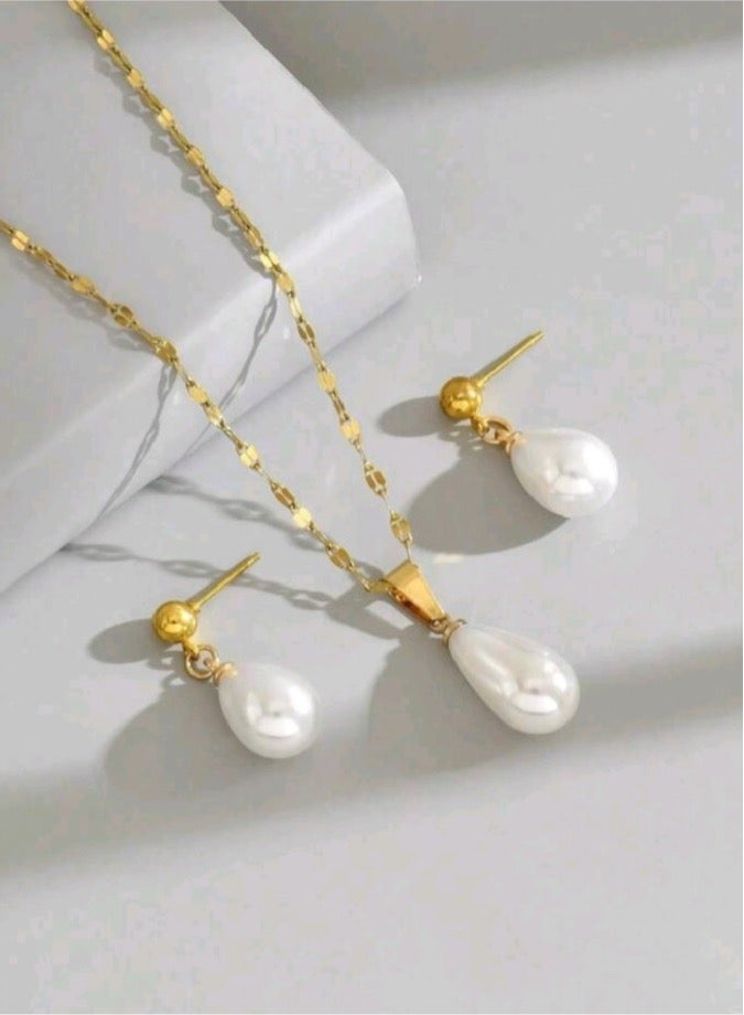 Attractives Trendy Stainless Steel Gold Plated Necklace & Earrings Jewellery Set For Women - Image 2