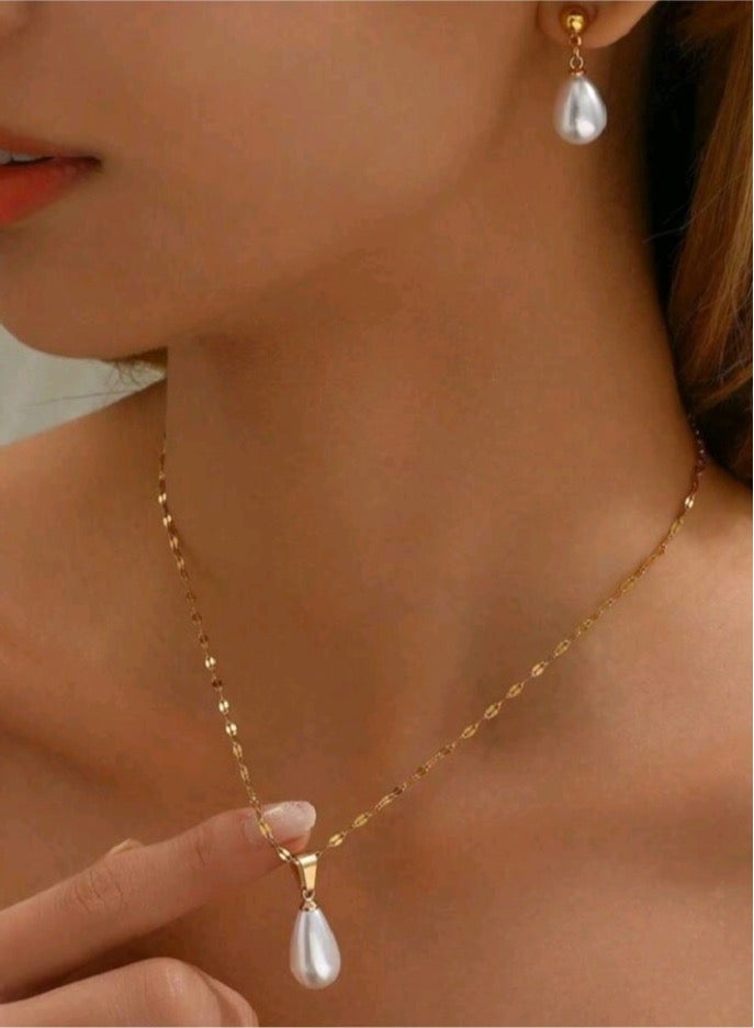 Attractives Trendy Stainless Steel Gold Plated Necklace & Earrings Jewellery Set For Women - Image 4