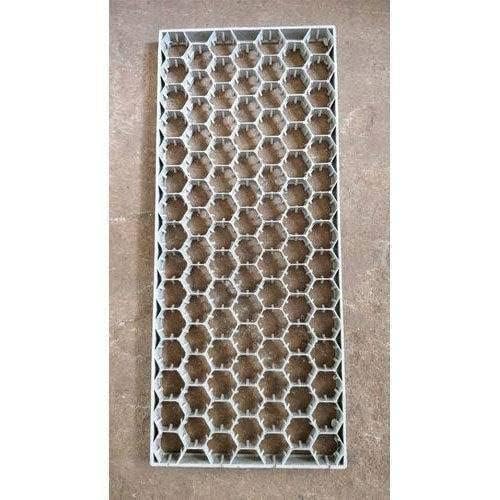 METRO IMPEX Plastic Professional 101 Pieces Chicken Egg Tray for Incubator Pack of 5  - Image 2