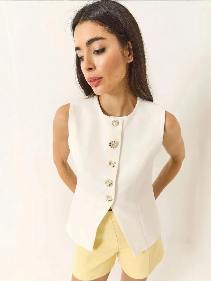 بيانكو لوتشي سترة خصر ضيقة بأزرار وياقة قميص