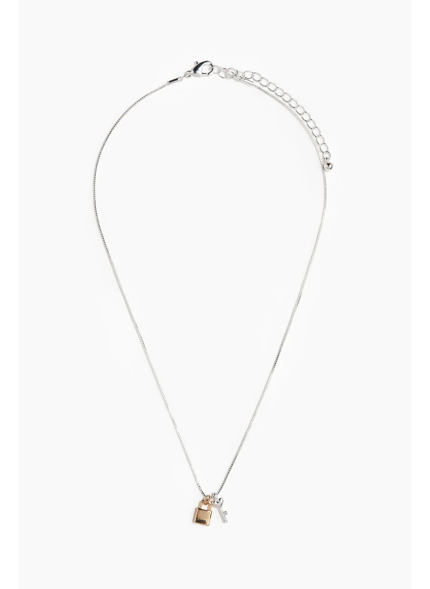 اتش اند ام Pendant Necklace