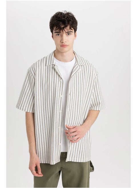 Man Relax Fit Apache Neck Woven Short Sleeve Shirt