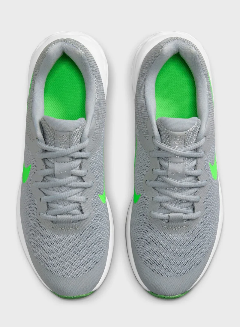 Nike Youth Revolution 6