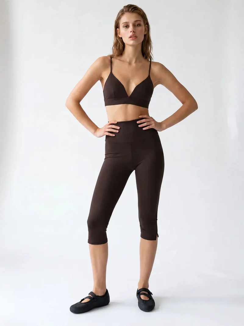 Mixray MIXRAY High-Waist Capri Leggings With Slit