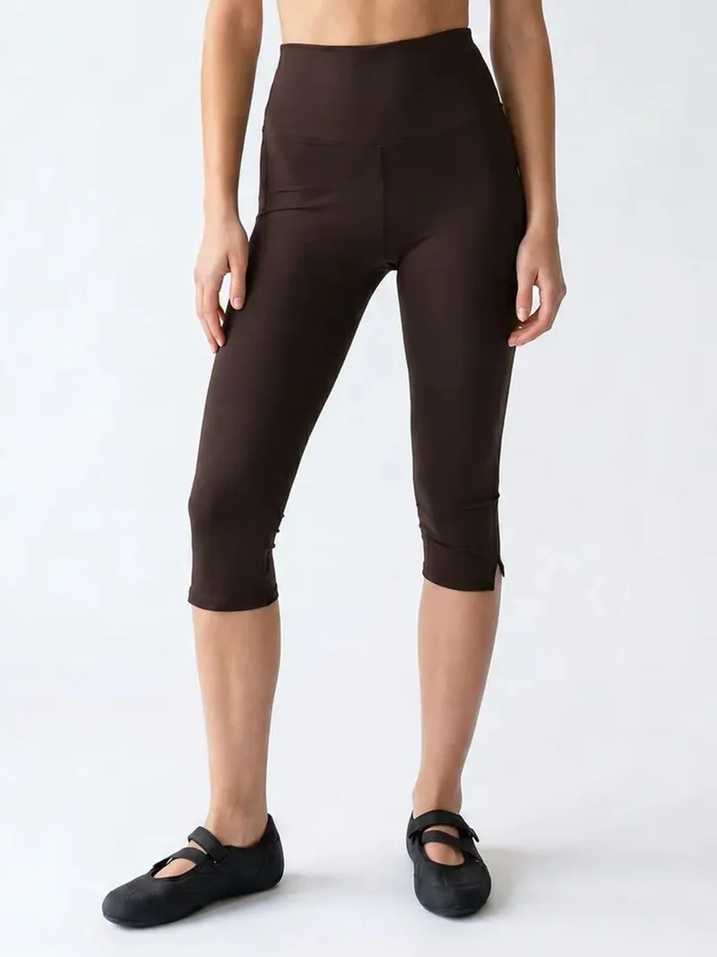 Mixray MIXRAY High-Waist Capri Leggings With Slit
