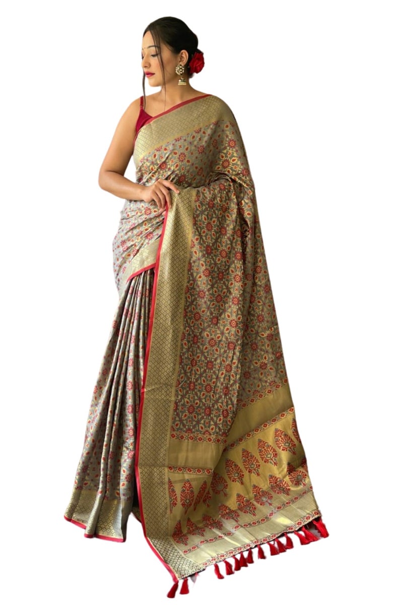SGF11 Women's Kanjivaram Patola Silk Handloom Weaving Saree Pure Golden Zari With Blouse Piece (Grey) - Image 5